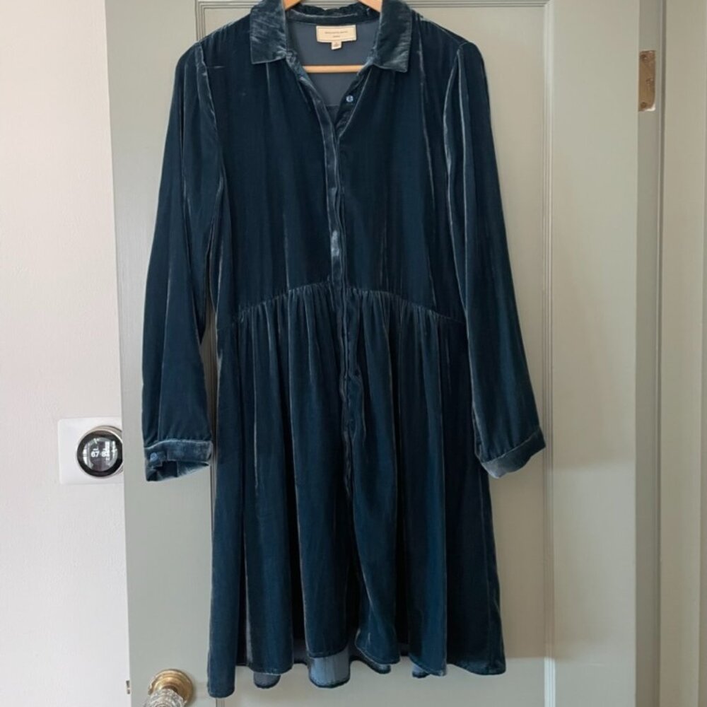 NWOT - Velvet Midi Dress